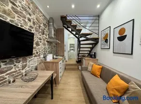 Laura's Loft - Image 3