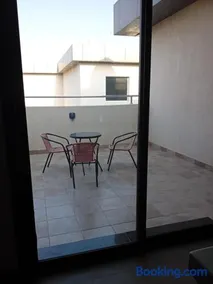 الدغيثر للشقق المخدومه - Image 3
