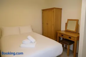 Westbeach Resort Apartment - Image 2