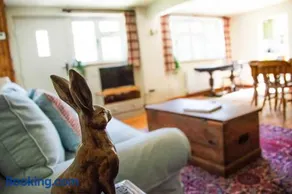 The Snug, Beautiful Country Retreat - Image 2