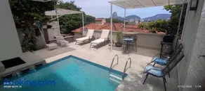 Ideal for groups 4 Bed Prime Location Pool BBQ - Image 1