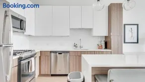 Landing - Modern Apartment with Amazing Amenities (ID3010) - Image 2