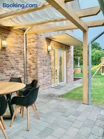 Neues Ferienhaus für Familien mit Garten und Sauna - Image 3