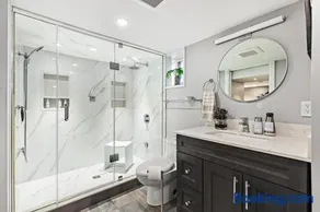 Unique Basement, Private, Steam Sauna Shower, Free Parking - Image 4