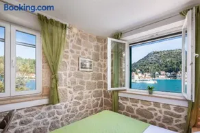 Casa vacacional con terraza, jardín y barbacoa - Image 2