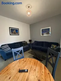 4 BR, Large & Modern Private House Central Location - Image 2