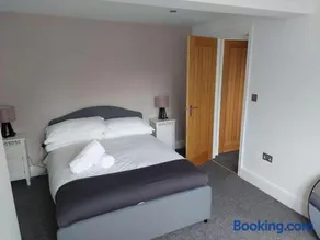 Jester Court - 2 bed apartment in the Centre of Windermere Village - FREE off-site Health Club access with Pool, Sauna, Steam Room & Gym - Image 4