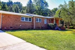 Lake Norman Getaway with 4 Beds - Image 1
