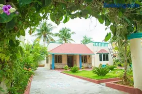 BRUNDHA HOMESTAY Villa with Garden - Image 5