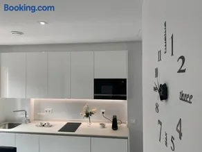 Ramón y Cajal SUITES DE LUXE - Image 2