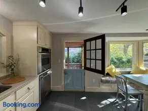 Charming Cottage - Image 2