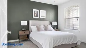 Landing Modern Apartment with Amazing Amenities (ID9172X20) - Image 3