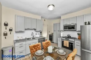Comfort Stay II - Image 1