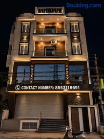 LUXE Penthouse 4BHK with Swimming pool - Image 2