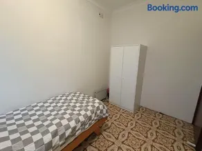 Easy Single Room close to Train Station - CP14 - Image 1