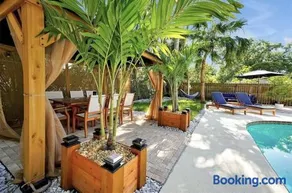 Resort Pool Home Near Disney Sleeps 10 - Image 2