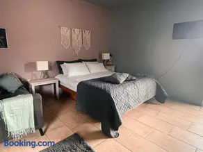The Blue Door Apartment - Image 1