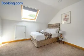 -RA7B- For your relaxed and Cosy stay with Free WiFi - Image 3