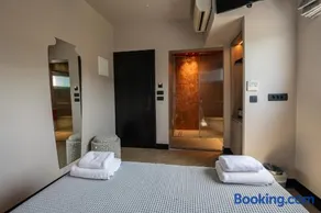 Hotel Coral - Image 1
