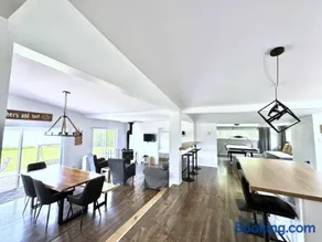 Lake & Game Room - Chalet Brothers and Sun - Image 1