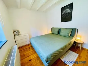 Oasis-Spacious Loft in Excellent Location - Image 2