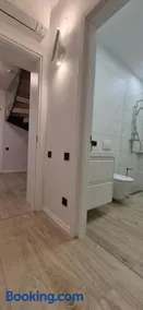 Anita's Mansion - Image 4