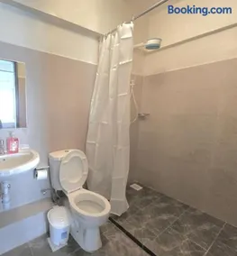 Lorenas Makasembo apartment - Image 2