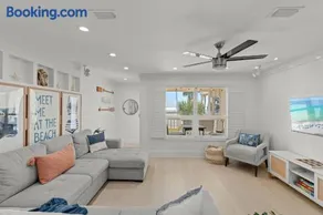 Beach Escape, King Suite, Ocean Views, Pet Friendly - Image 4