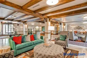 Ascent 408 by East West Hospitality - Image 4