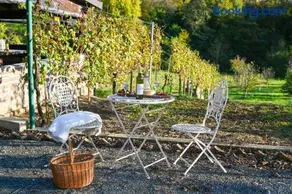 VAL HILLS Rural Holiday House - Image 3