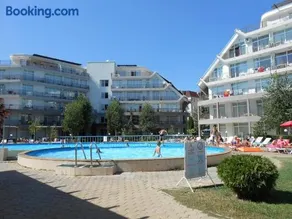 Sun Village Apartments - Image 4