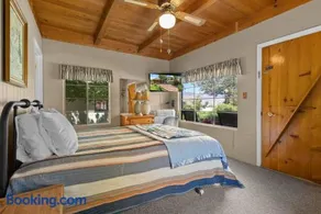 Comfortable, Quiet 395 Cabin 3 w/ Mountain View Near Topaz Lake - Image 1
