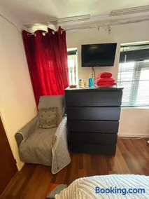 King Size - Ensuite Room - Image 3