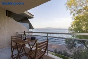 Seaside Serenity Suite in Loutra - Image 5