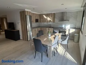 Apartamentos Plaza de la Font - Image 1