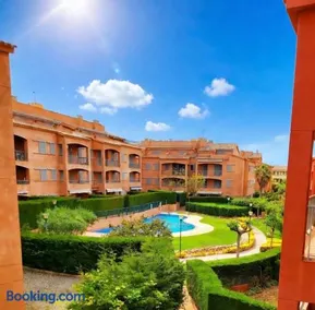 Casa con piscina cerca de la playa en Calafat - Image 1
