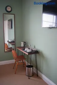 The Alma Taverns Boutique Suites - Room 4 - Hopewell - Image 5