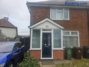 Cozy house near to city Airport 204 Porters Avenue, Dagenham - Image 4