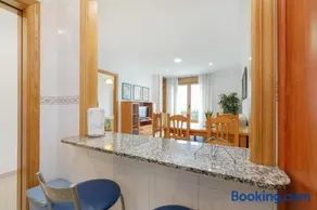 Confort céntrico en Vilagarcía by CABANA Rentals - Image 3