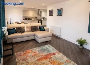2 Bed Bungalow - Parking - New Build - High End Furnishings - Wheel Chair Accessible - Large Enclosed Garden - Dog Friendly - Image 1