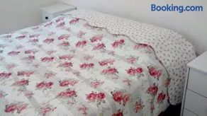 Casa residencial arejada em bairro tranquilo - Image 4