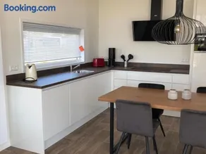 Marina Strandbad Chalet Inseltraum mit Zaun Haus Nr 83 - Image 3