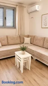 Pine Villa - Image 2