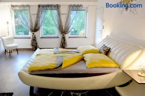 Designer Apartement mit Kamin - Image 4