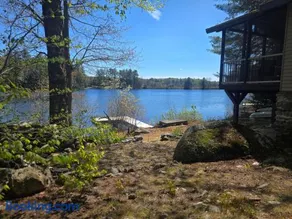 Lakeside Family Retreat on Lake Winnipesaukee - Image 1