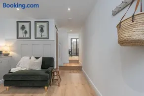 Luxurious renovated cottage with log burner - Image 2