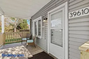 New! Warm & Cozy 3BR w/ Hot Tub, Firepit & BBQ! - Image 3