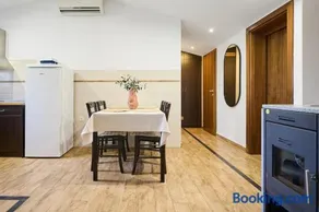 Pluton Pool House - Image 4