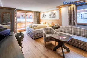 Hotel Anemone - Image 1