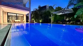 White Pearl Luxury beach Retreat Villa - Image 3